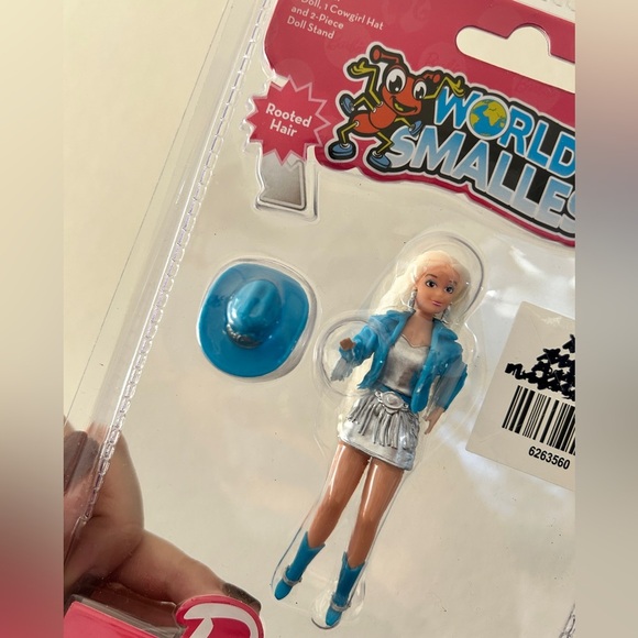 World’s Smallest Barbie Cowgirl Doll, Collectable- NWT - Picture 2 of 8